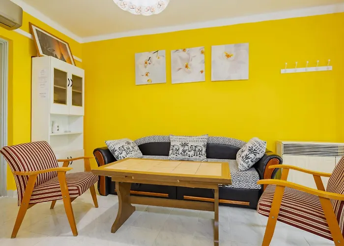 Lien By Interhome * 巴拉通雷勒